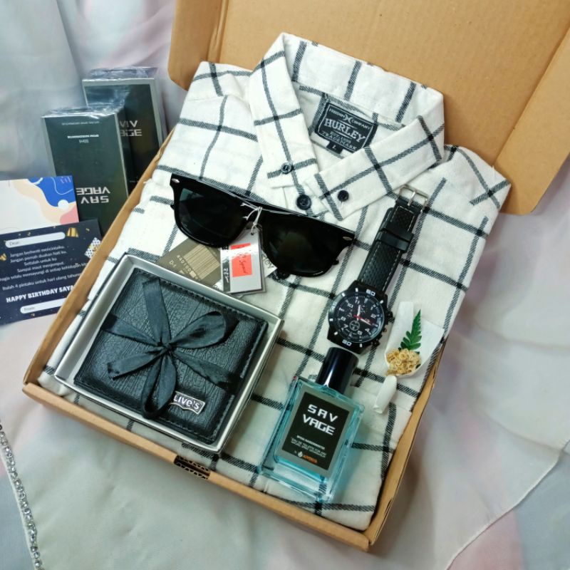 Hampers Kado Ulang Tahun Cowok Kemeja Flanel 04 jam tangan dompet farpum pria