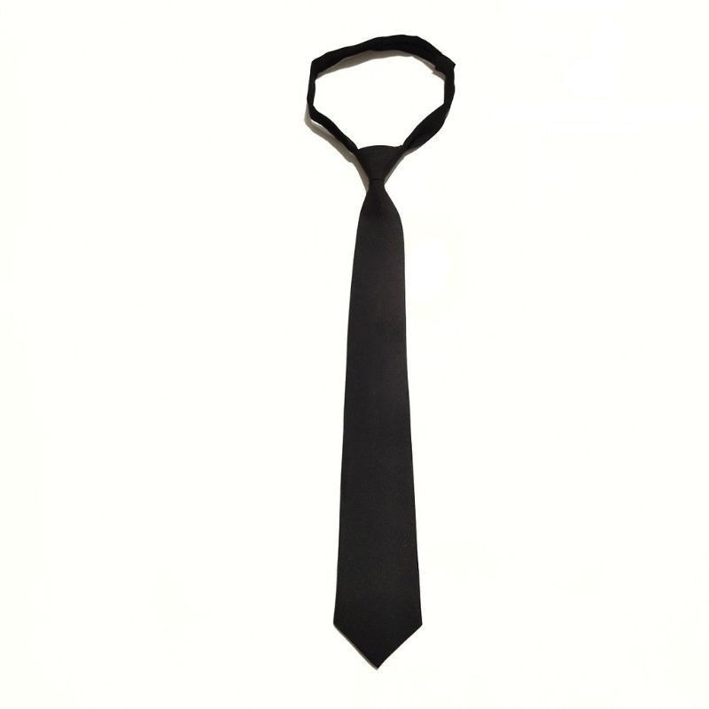 Dasi Hitam Polos, Bahan Famatex