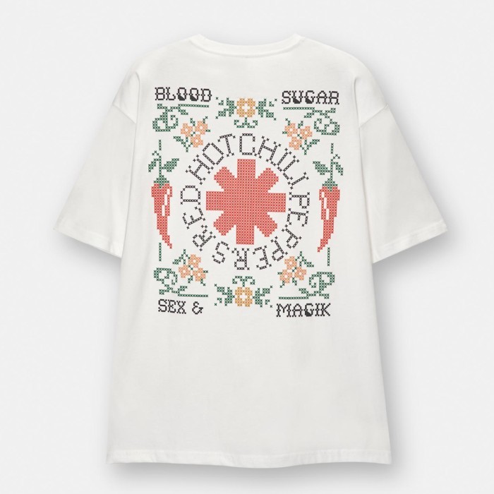 Red Hot Chili Peppers Pull and Bear Tee Band Kaos Metal Vintage T Shirt T-Shirt Merchandise Baju Ori