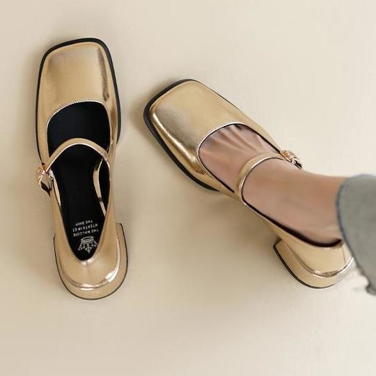 Mary Jane Single Shoe Girl