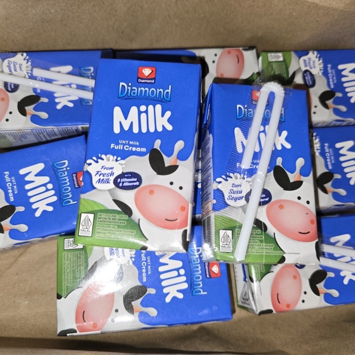 

Diamond Milk Susu UHT Full Cream 125 ml From Fresh Milk 125ml