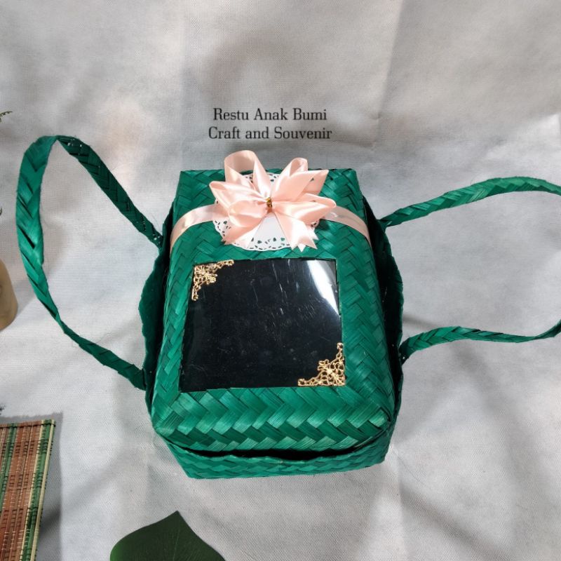 TERURAH besek panjang cangking warna mika pita kertas UK 30x20x7cm, besek jinjing, besek tali, sokase, keranjang bambu, tas besek, wadah nasi, tempat kue kering, kain, hampress bambu, hantaran, lamaran, , wajik, cemilan, box bambu, besek warna, besek hias