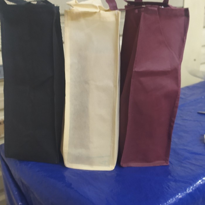 

tas spunbond buat botol isi 12 pcs dan