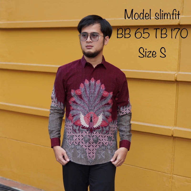 Batik Pria Premium Doby Reksa lengan panjang merah marun