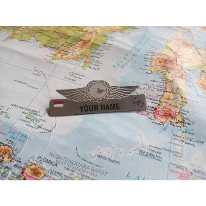 

NAME TAG DAN WINGS PRAMUGARI GARUDA INDONESIA