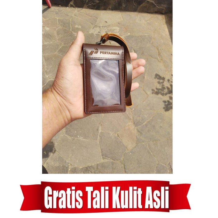 

NS76 Name Tag ID Card Holder Kulit Asli Double Magnet Logo Pertamina coktu