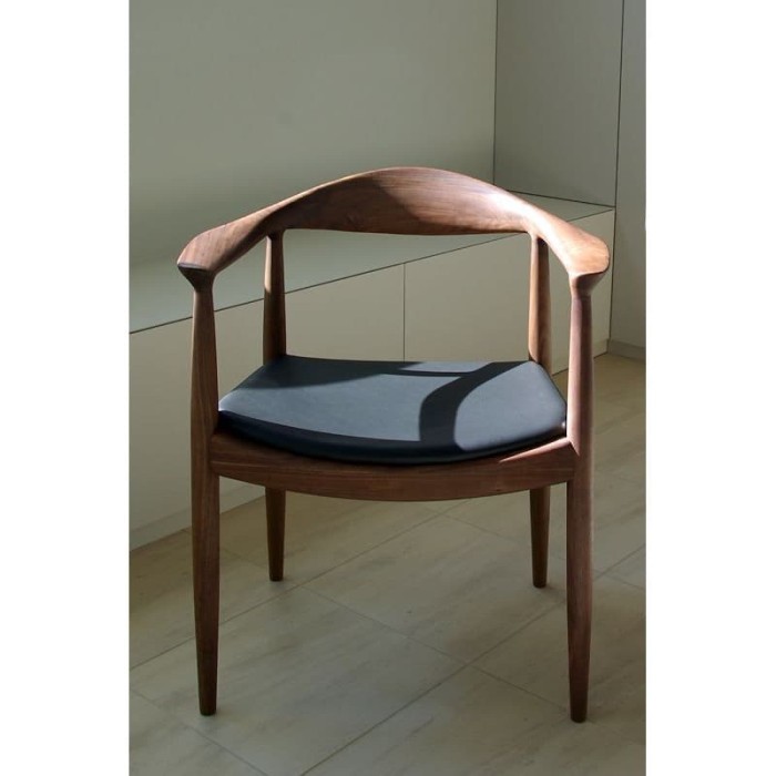 

Kursi Cafe Kayu Jati, Kursi Cafe Dudukan Busa, Kursi Cafe Harga Murah