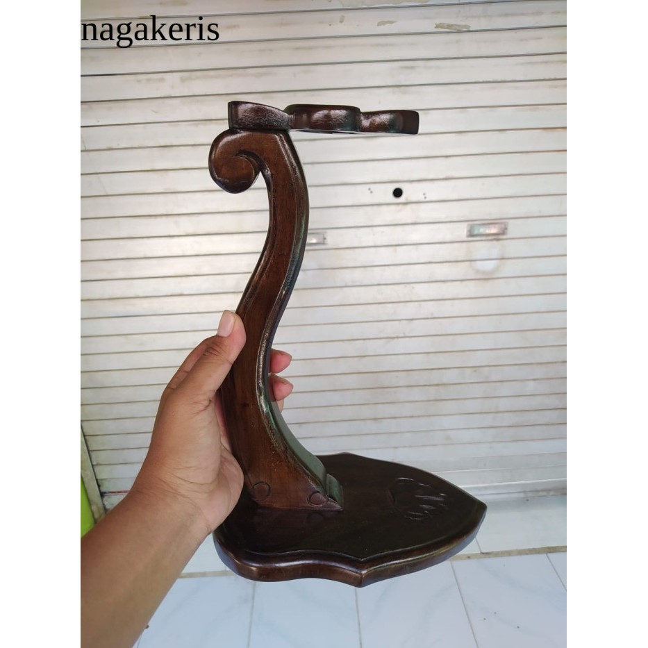 

Stand jagrak tempat keris Bahan kayu jati Ukiran minimalis terlaris murah