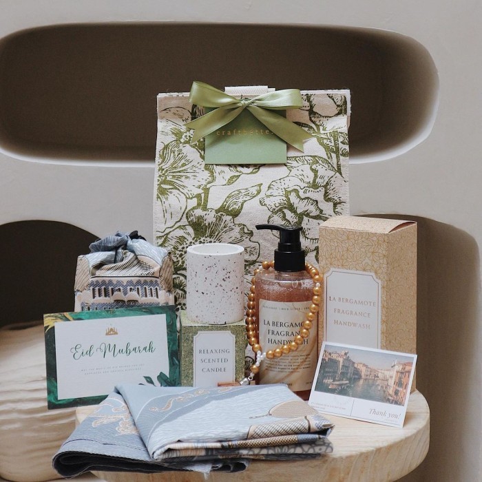 

CraftBetter Eid Mubarak Lebaran Idul Fitri Ramadan Hampers Parcel Gift - FITRI
