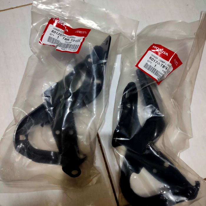 Engsel kap mesin Honda HRV - KANAN