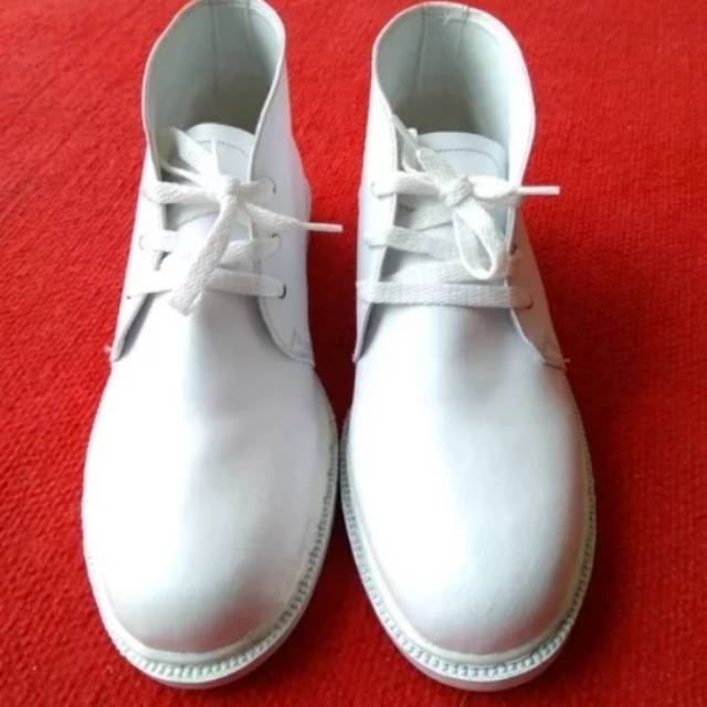 Sepatu pdh putih