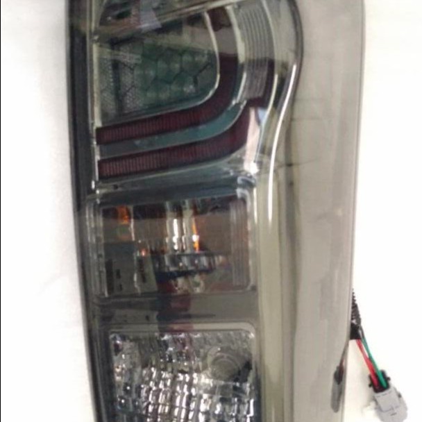 STOPLAMP ISUZU DMAX 2015-17 SMOKE