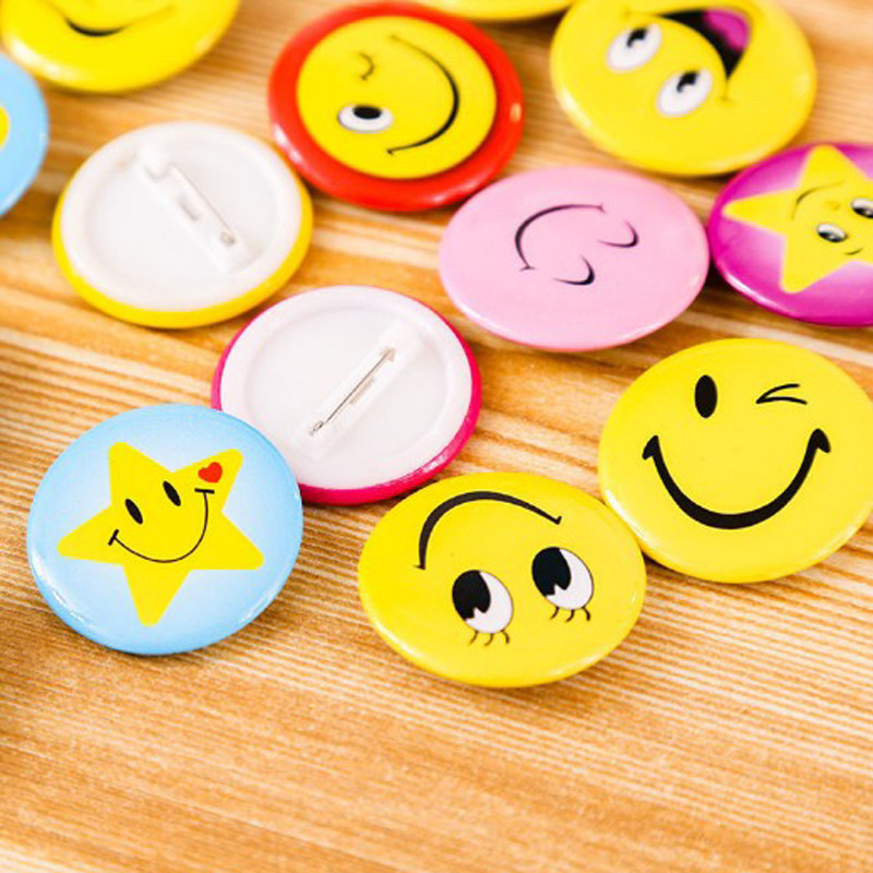 

50 Pcs Colorful Plastic 30mm Face Badges Smiling Pin School Office Student Hotel Birthday Party Brooches Accessories