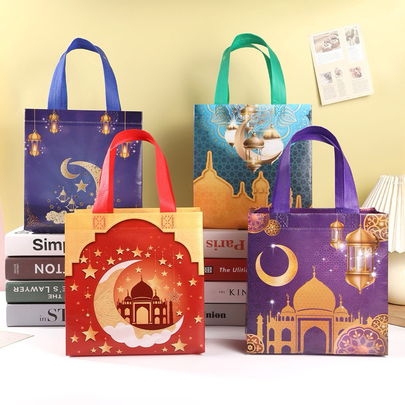 

TERBARU Goodie Bag Lebaran 2025 / Tas Hampers Lebaran Idul Fitri / Gift Bag Parcel Snack Kue Permen Eid Mubarak Ramadan Kareem Hari Raya Islam / Tote Bag Premium Spunbond Glossy