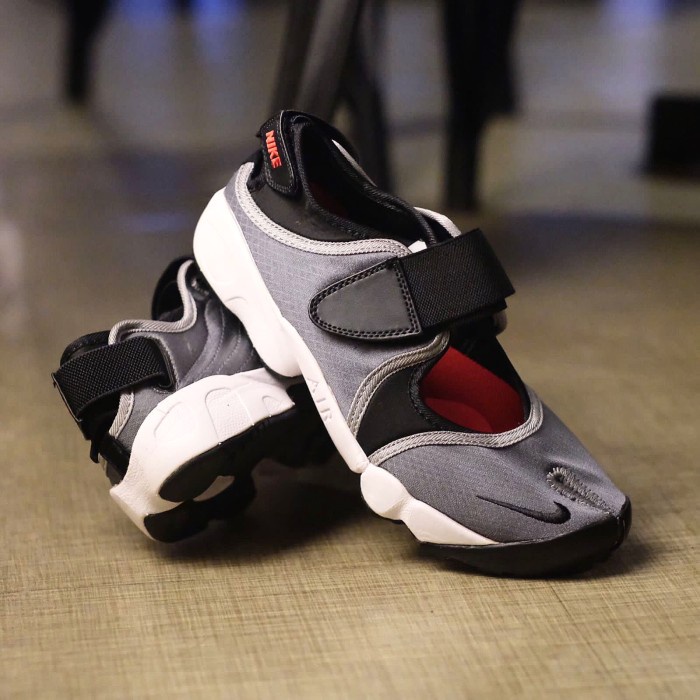 Sepatu Sandal NIKE AIR RIFT ORIGINAL GREY BLACK