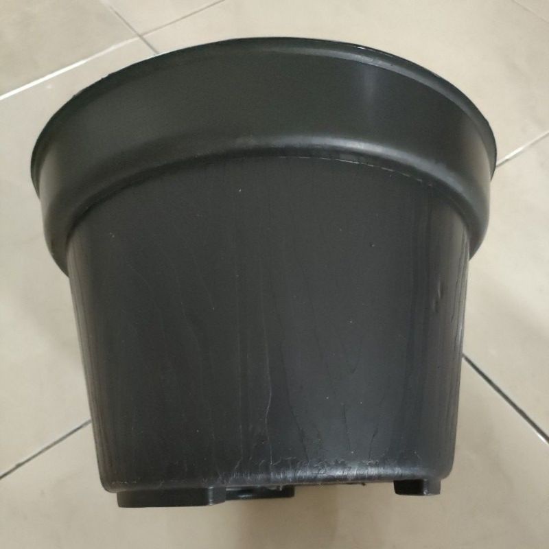 Pot bunga hitam plastik ukuran 30