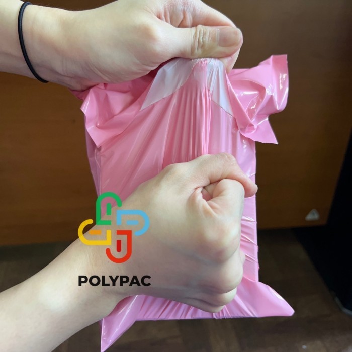 

Polymailer Warna Glossy 30x40 isi 100 pcs - Plastik Polymailer Lem - 30x40 Pink