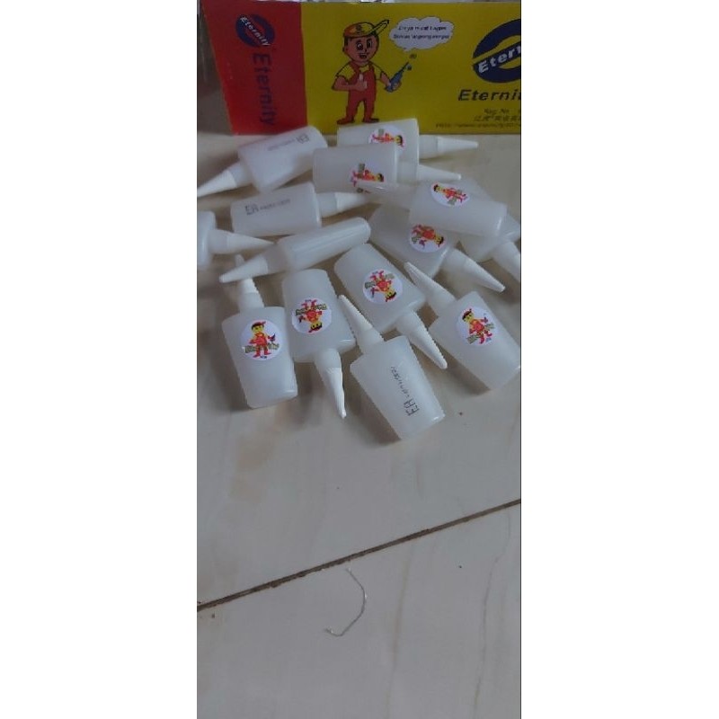 

LEM ALTECO ETERNITY KOREA GAMBAR ORANG BERTOPI LEM 3 DETIK SERBAGUNA