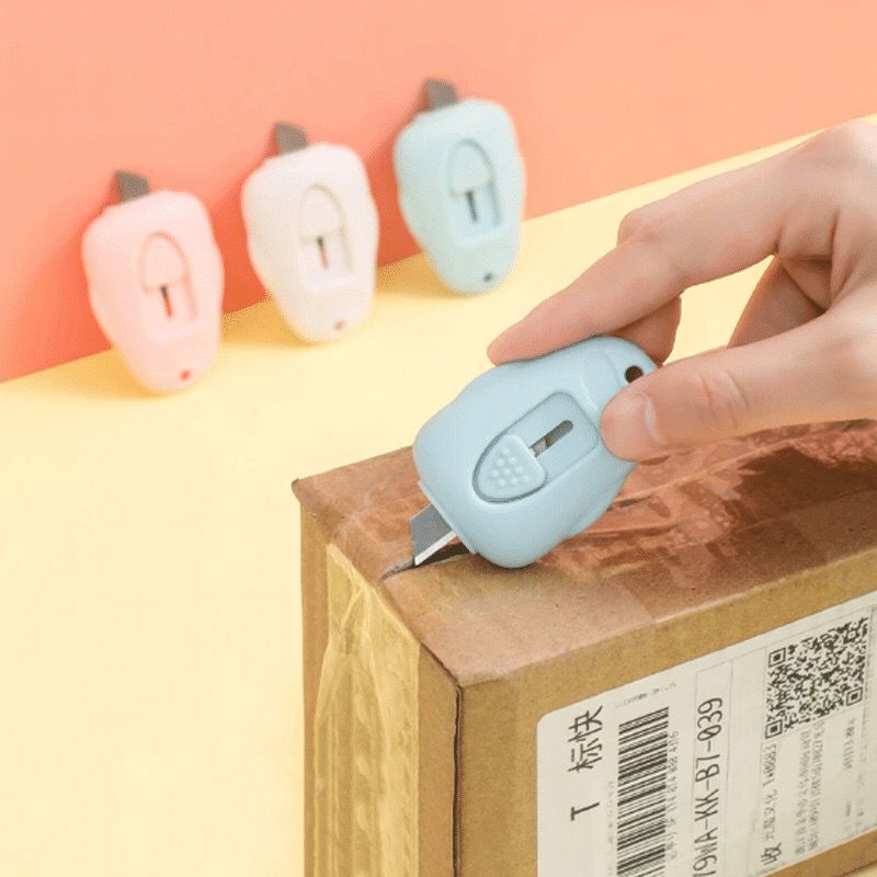 

MOSHCO CUTTER MINI motif PINGUIN / Cutter Buat Buka Paket