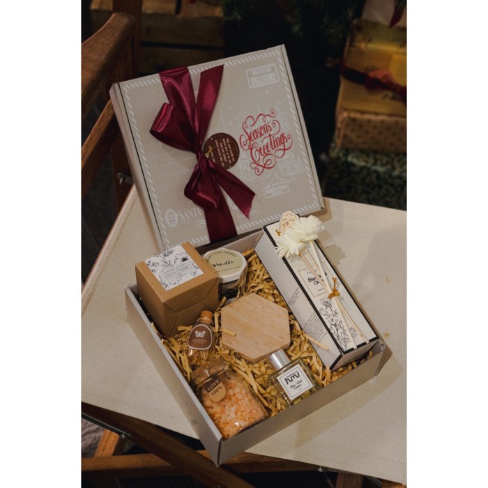 

KEMI - Hampers natal/kado natal/hampers christmas/new year gift/parcel