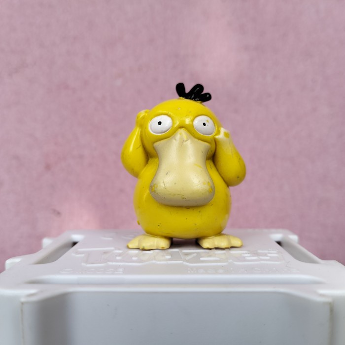 Vintage Figure Auldey Tomy Figure Nintendo Pokemon Psyduck 1992 - Loose
