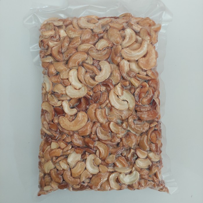 

broken roasted cashew mede panggang patah dan belah 500gr