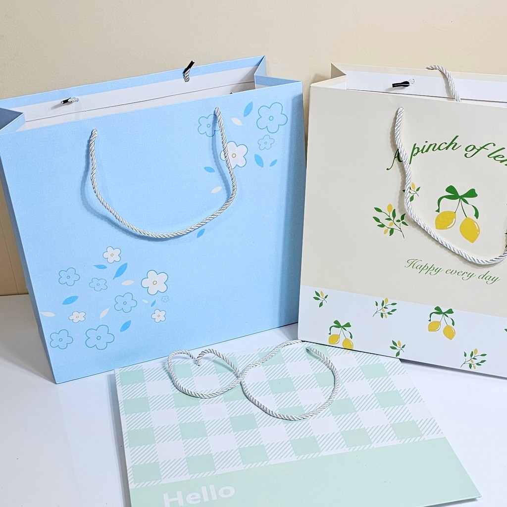 

GG Paper Bag Biasa Miring L(minim 4pc)/Tas Kado/Tas Hadiah/Tas Tenteng/Hand Bag/Shopping Bag/Tas Kertas