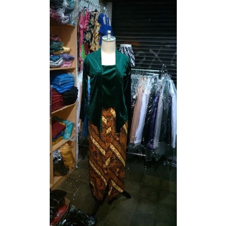 Kebaya dan Sorjan KEBAYA BLUDRU KUTU BARU JUMBO BAJU ADAT JA NITA BESAR PAKAIN TRADISIONAL SOLO JOGJ