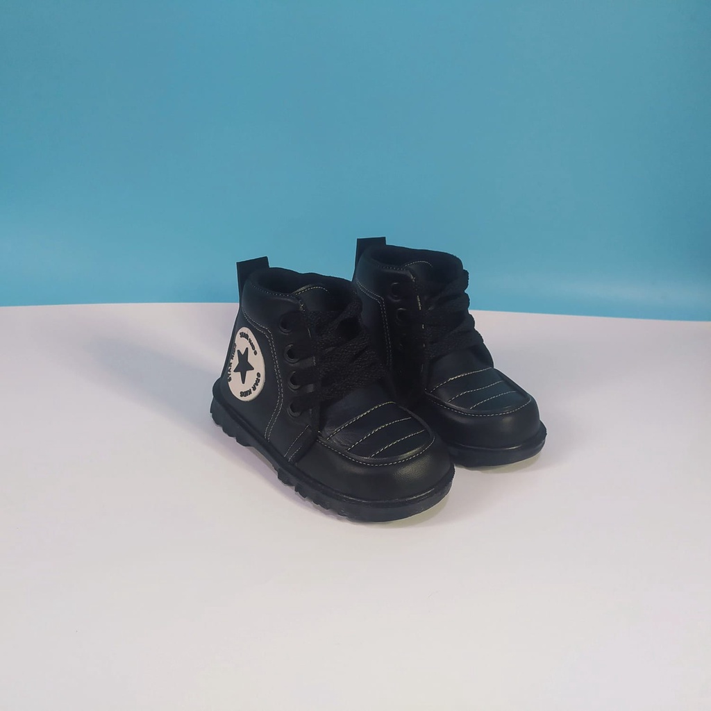 Sepatu sneakers anak laki-laki boots usia 1 - 2 tahun model tali