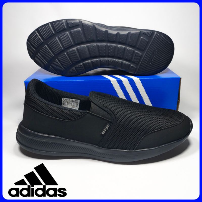 sepatu adidas pria slip on casual. sepatu pria