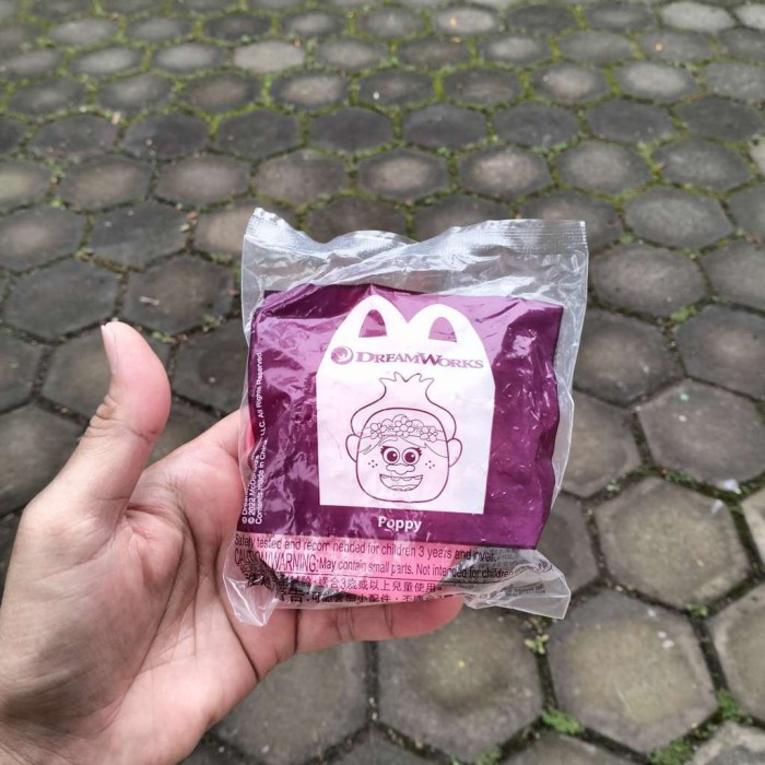 Mainan Happy Meal Dreamworks Poppy - Mc Donald Toys Segel
