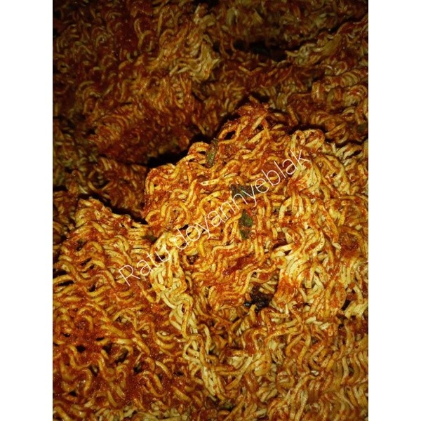 

mie kremes.mie gepeng pedas 250grm