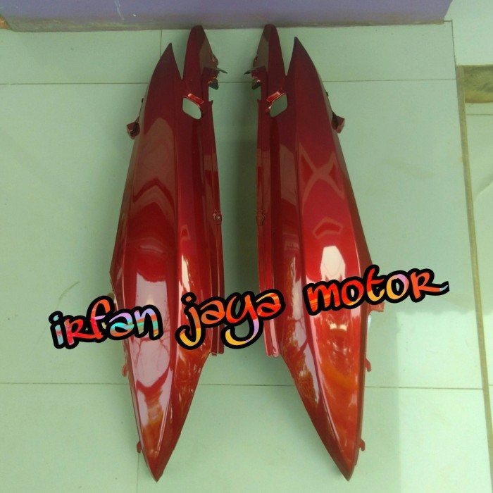 Cover body belakang kanan kiri honda spacy merah