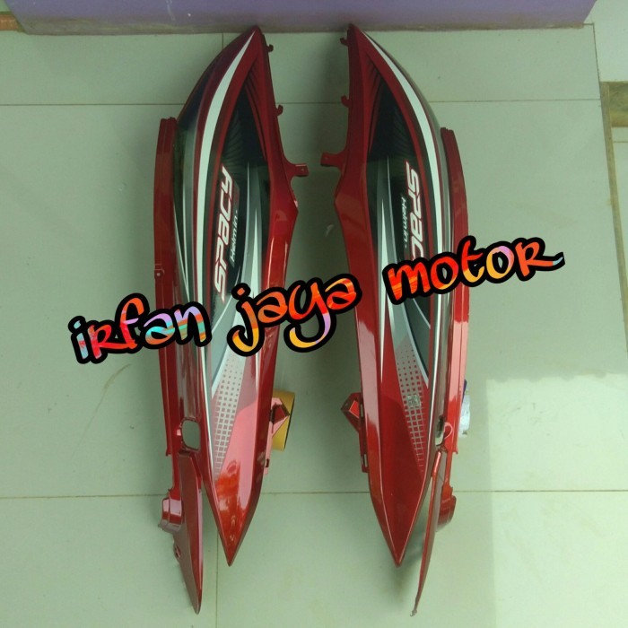 Cover body honda spacy merah striping