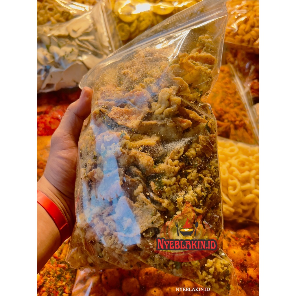 

kulit ayam crispy 500gr original/pedas _ NYEBLAKIN ID