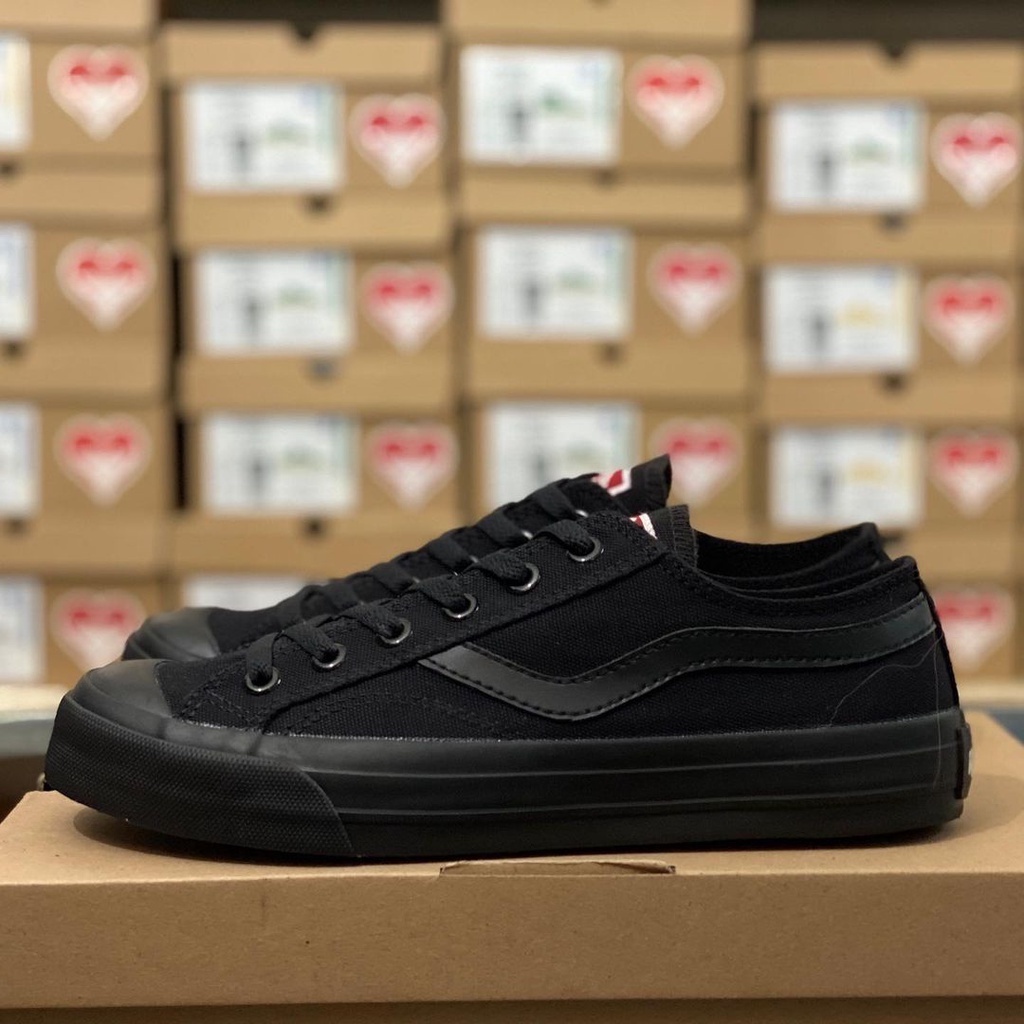 Live Sale Sepatu Ventela Public Low All Black 100% Original Full Black Pria Wanita - Sneakers Casual