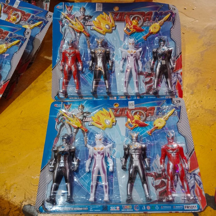 Mainan Robot2an Ultraman 4in1 FR1211