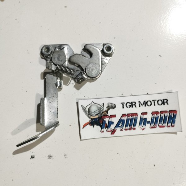 plat bracket engsel pengunci kunci jok belakang ori honda beat pop esp beat eco k81 beat street 2016