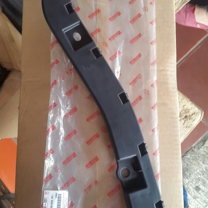 bracket bumper belakang avanza-xenia lama SPAREPART