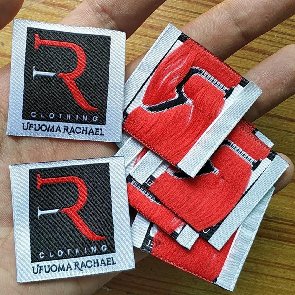 

500pcs Custom Square clothing Labels 4 * 4 cm red End fold polyester cloth woven label