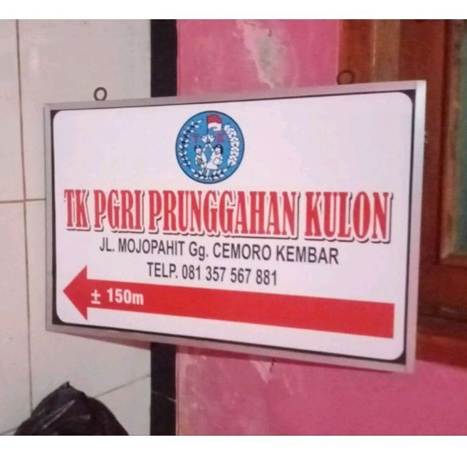 

Papan Nama / Plang Toko Petunjuk Arah