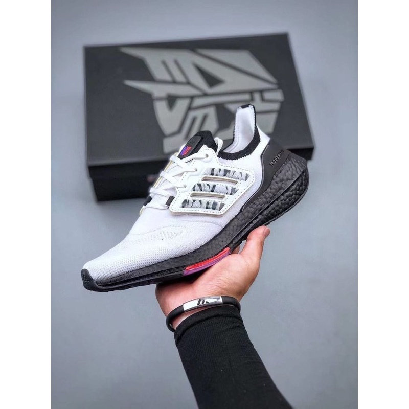 Sepatu Running Adidas Ultraboost 22 Transformers