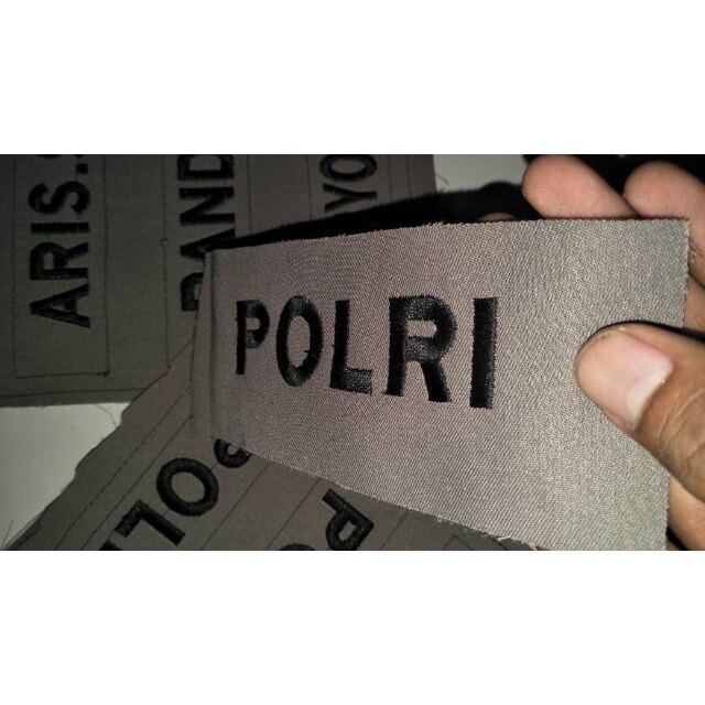 Bordir Bordir Nama polisi atau atribut polisi.  Non timbul/3Dbisa pesan satuan