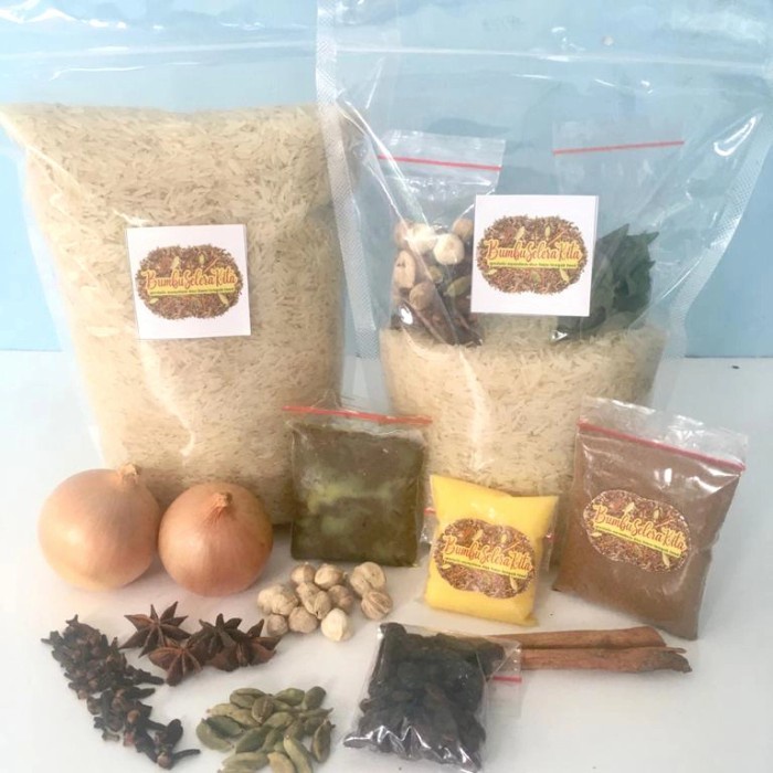 

Beras Basmati 1 Kg Lengkap Dengan Bumbu Kabsah/ Nasi Kabsah Instan
