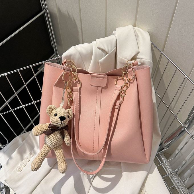 Large capacity bag for women