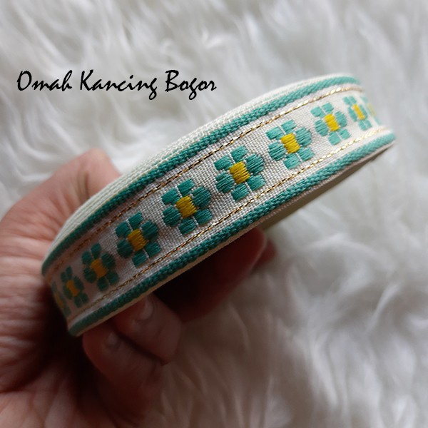Hijau | Renda Pita Motif Bunga List Emas Lebar 2cm | Renda Kain