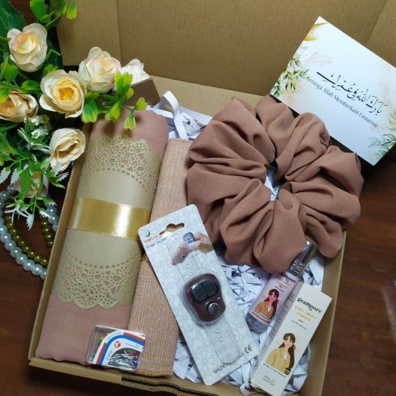 

Gift Box Hijab Hampers tasbih digital dan Parfum - Hampers Aesthetic Kekinian -Kado Untuk Pacar Cewek - Ulang Tahun - Anniversary - Wedding - Graduation - Paket Hampers Lengkap