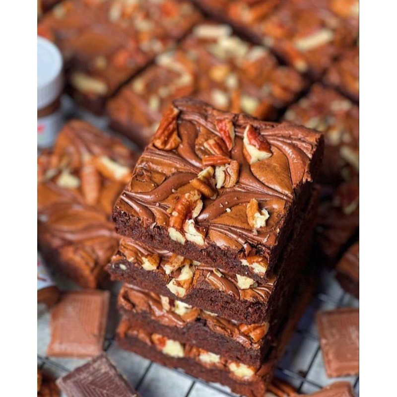 

Brokies- Brownies topping nutella dan walnut 20*20cm/brownis