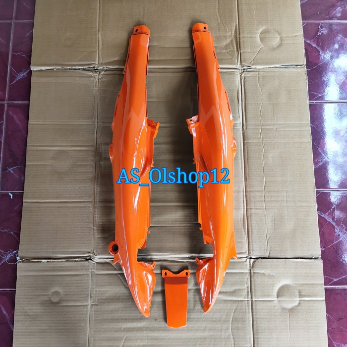 BODY BELAKANG KANAN KIRI JUPITER Z LAMA ORANGE POLOS