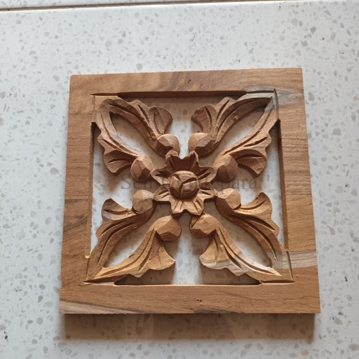 Loster Jati Loster Ukir Keping Loster Kusen Pintu Jendela 20x20 cm SU3243
